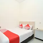 Oyo 1060 Rungkut Mejoyo Selatan