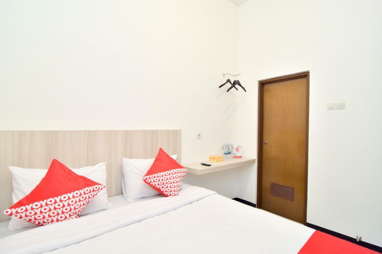 Oyo 1060 Rungkut Mejoyo Selatan