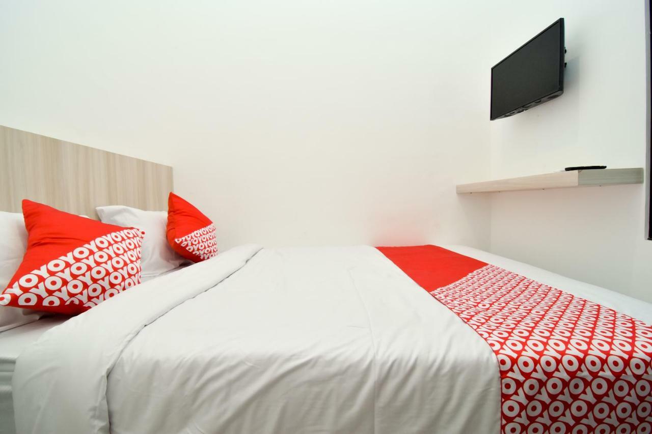 Oyo 1060 Rungkut Mejoyo Selatan Hotel 2*