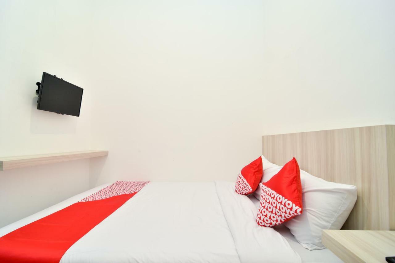 Hotel Oyo 1060 Rungkut Mejoyo Selatan 2*
